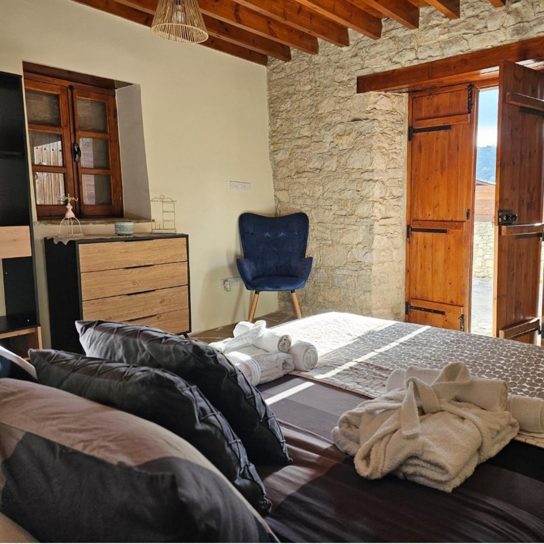 The Stonehouse Suites With Private Bath Spas Limassol Habitación foto