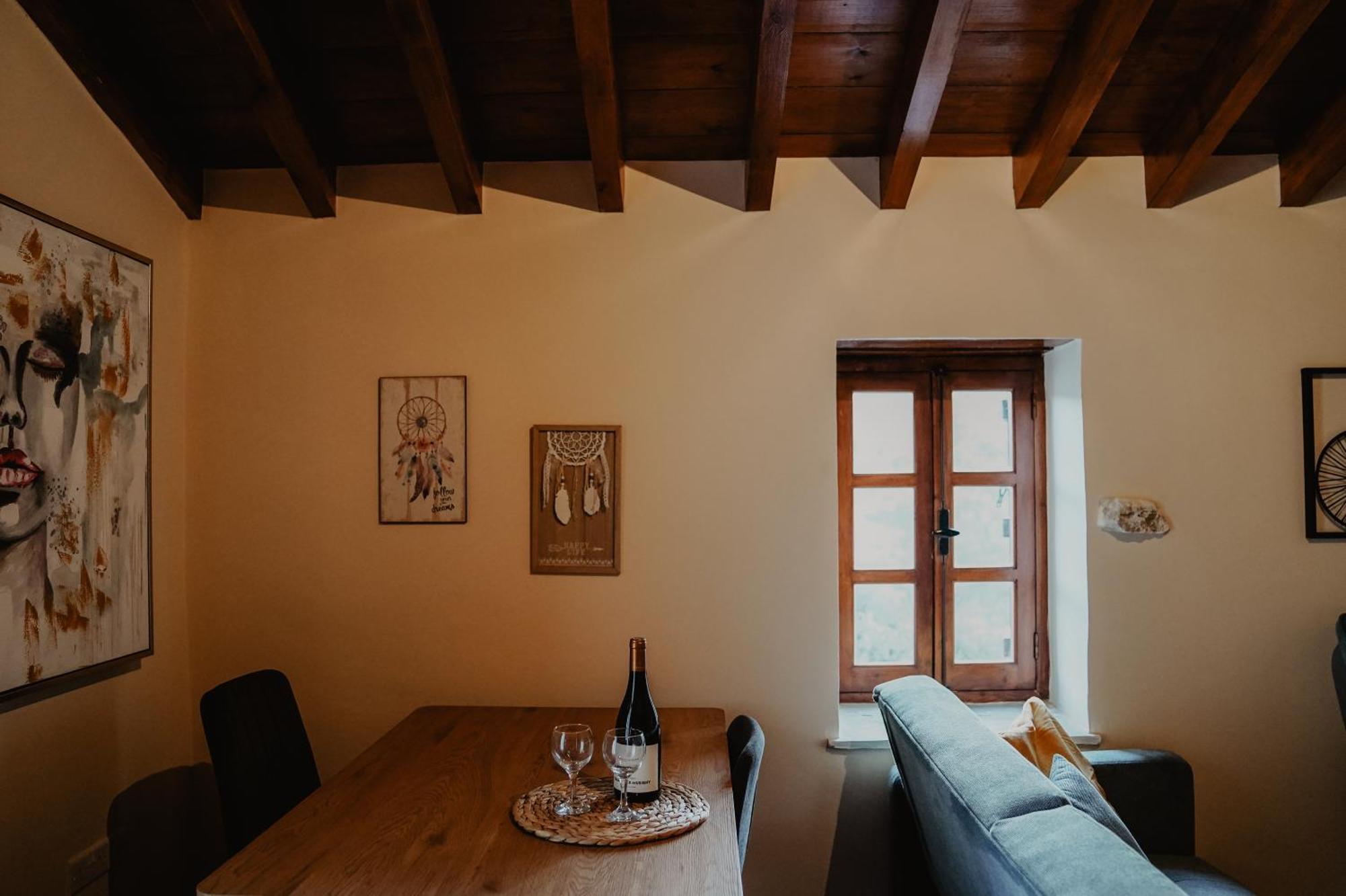 The Stonehouse Suites With Private Bath Spas Limassol Habitación foto