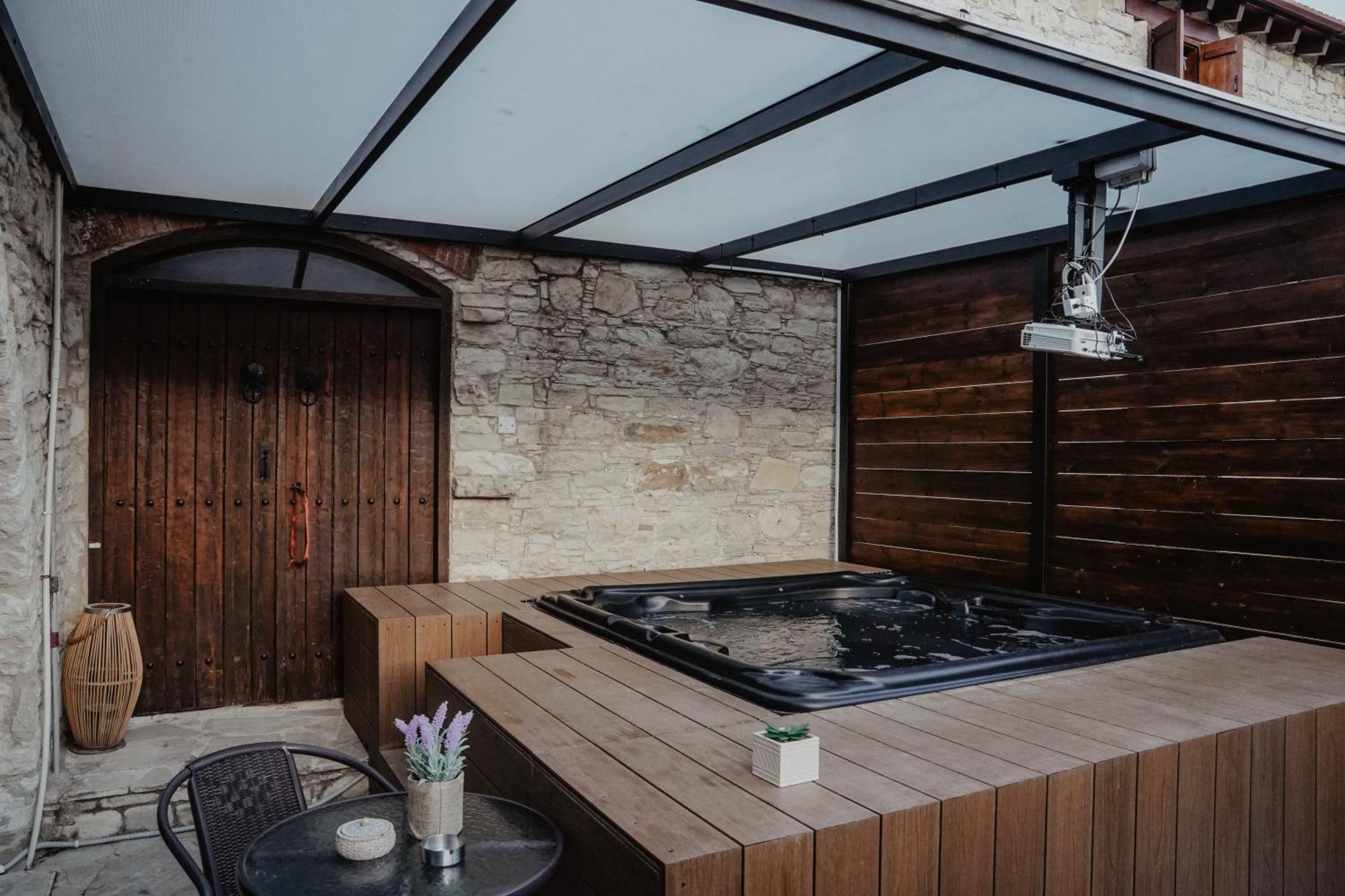 The Stonehouse Suites With Private Bath Spas Limassol Habitación foto